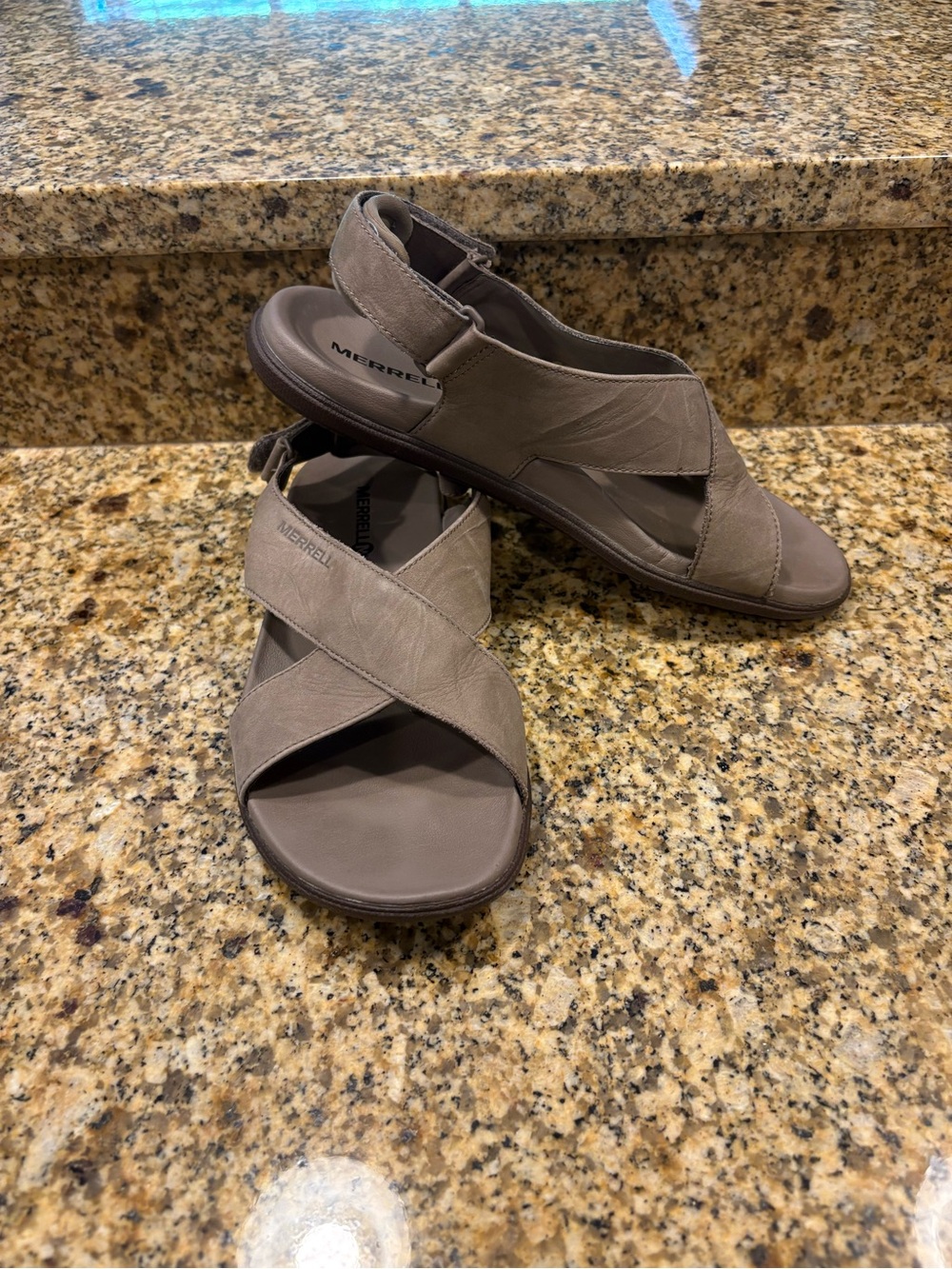 Merrell Sandals Around Town Sunvue Stone Grey Sandals Leather Strap 8 Travel